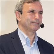 Sono pronto ad aiutarti con i tuoi compiti!